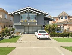 Pre-foreclosure in  Edgewater Ln Huntington Beach, CA 92649