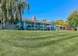 Pre-foreclosure in  2nd Ave Zillah, WA 98953