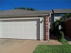 Pre-foreclosure in  Greenlea Chase W Oklahoma City, OK 73170