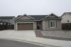 Pre-foreclosure in  Brook Shadow Way Shafter, CA 93263