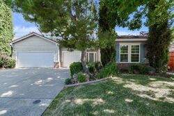 Pre-foreclosure in  Grasmeer Way Elk Grove, CA 95624