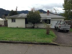Pre-foreclosure in  Portal Dr Oakridge, OR 97463