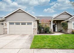 Pre-foreclosure in  Amherst Way Eugene, OR 97408