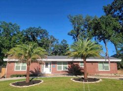 Pre-foreclosure in  Navarre St Gulf Breeze, FL 32561