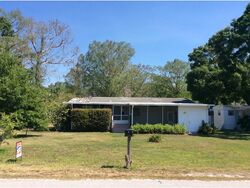 Pre-foreclosure in  SE 5th Ave Okeechobee, FL 34974