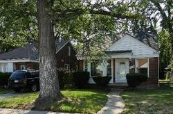 Pre-foreclosure in  WOODMONT AVE Detroit, MI 48227