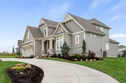 Pre-foreclosure in  Brownridge St Lenexa, KS 66220