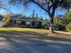 Pre-foreclosure in  Shorecrest Dr Orlando, FL 32804