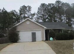 Pre-foreclosure in  Creekside Dr Grantville, GA 30220
