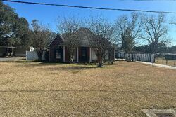 Pre-foreclosure in  Templet Rd Saint Amant, LA 70774