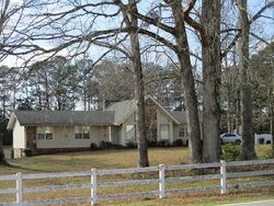 Pre-foreclosure in  NEW HOPE RD Fayetteville, GA 30214