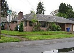 Pre-foreclosure in  S 6th Ave Kelso, WA 98626