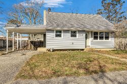 Pre-foreclosure in  HOOVER DR Brick, NJ 08724