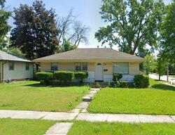 Pre-foreclosure in  W Fairmount Ave Milwaukee, WI 53225