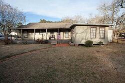  N 21st St, Nederland TX