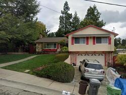 Pre-foreclosure in  Key Ct Oakland, CA 94605