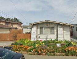 Pre-foreclosure in  109th Ave Oakland, CA 94603