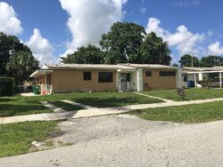  Nw 185th Ter, Opa Locka FL
