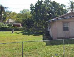  Nw 39th St, Miami FL