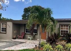 Pre-foreclosure in  N ANDREWS AVE Fort Lauderdale, FL 33309