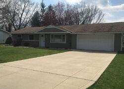 Pre-foreclosure in  Parkdale Dr North Royalton, OH 44133