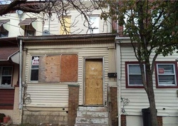 Pre-foreclosure in  CLEVELAND AVE Trenton, NJ 08609