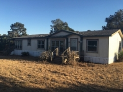  Farris Ln, Smithville TX