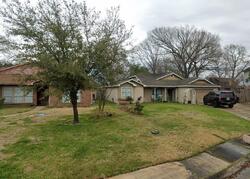 Pre-foreclosure in  Highland Castle Ln Houston, TX 77015