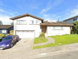 Pre-foreclosure in  Whitecliff Dr Vallejo, CA 94589
