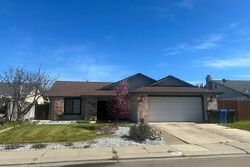 Pre-foreclosure in  Bud Pl Manteca, CA 95336