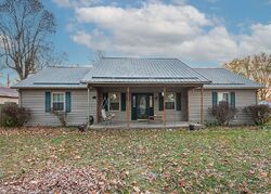 Pre-foreclosure in  E Cross St Elizabethtown, IN 47232