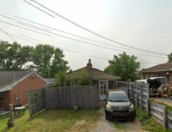 Pre-foreclosure in  Crestview Cir Parkersburg, WV 26104