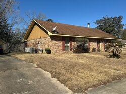 Pre-foreclosure in  Sandra Dr Baker, LA 70714