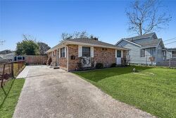 Pre-foreclosure in  James St New Orleans, LA 70121