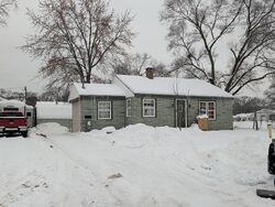 Pre-foreclosure in  Catherine Ave Muskegon, MI 49442