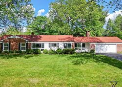 Pre-foreclosure in  E DARTMOOR RD West Bloomfield, MI 48322