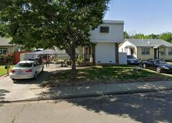 Pre-foreclosure in  Maple St Modesto, CA 95351