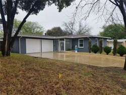 Pre-foreclosure in  Ridgeway St Arlington, TX 76010