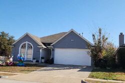 Pre-foreclosure in  Thames Trl Fort Worth, TX 76118