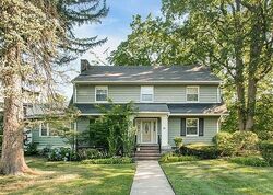 Pre-foreclosure in  Brookdale Ave New Rochelle, NY 10801