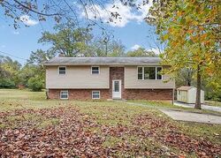 Pre-foreclosure in  Edding Ln Fairview Heights, IL 62208