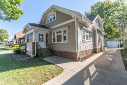 Pre-foreclosure in  LASALLE ST Racine, WI 53402