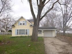 Pre-foreclosure in  FRANKLIN ST Batavia, IL 60510