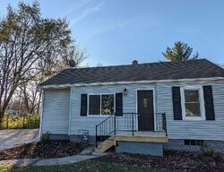 Pre-foreclosure in  Bradbury Ave Fort Wayne, IN 46809
