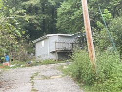 Pre-foreclosure in  W TOMAHAWK TRL De Soto, MO 63020