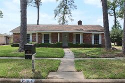 Pre-foreclosure in  COBBLE CREEK DR Houston, TX 77073