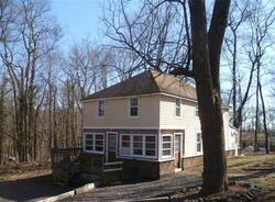 Pre-foreclosure in  RINGING ROCKS PARK Pottstown, PA 19464