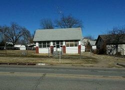  W 4th Ave, Bristow OK