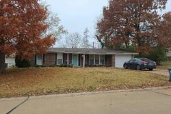 Pre-foreclosure in  Bromfield Ter Ballwin, MO 63021