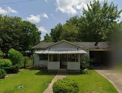 Pre-foreclosure in  Spriggs St Laurel, MS 39440